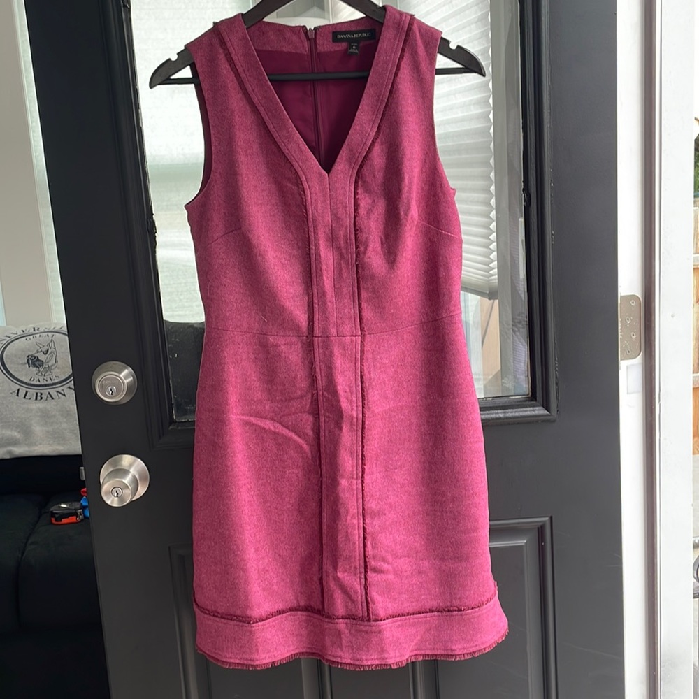 Pink v-neck banana republic wool blend dress size 6P